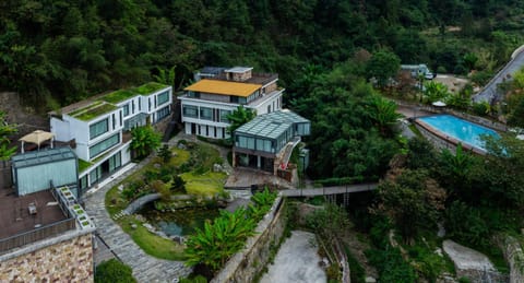 Property building, Day, Natural landscape, Bird's eye view, Garden, Pool view, Swimming pool