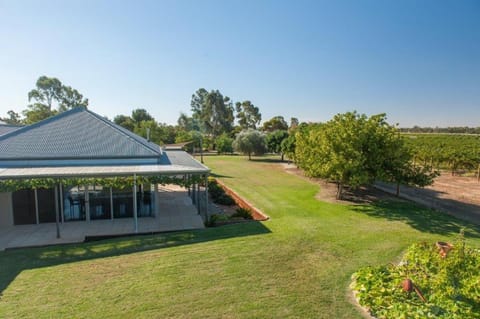 Nepeta Cataria Estate - Echuca Holiday Homes House in Echuca