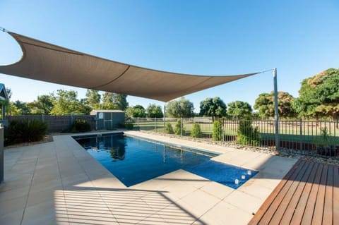 Nepeta Cataria Estate - Echuca Holiday Homes House in Echuca