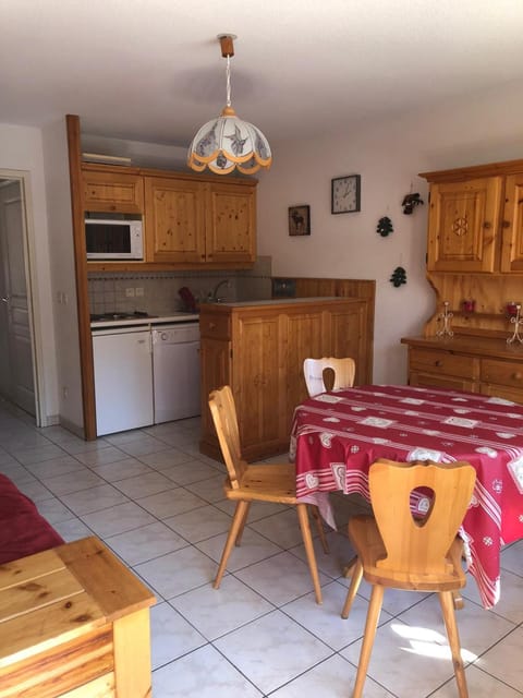 Communal lounge/ TV room, Kitchen or kitchenette, Living room, Dining area, minibar, pet friendly, stove