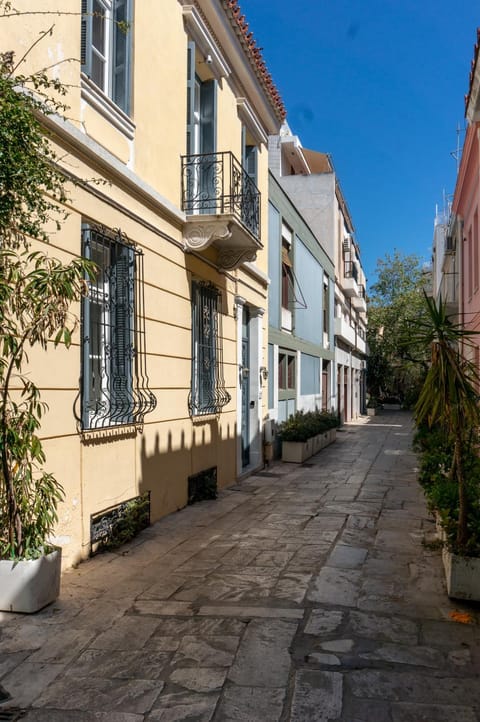 Property building, Facade/entrance, Neighbourhood