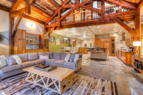 The Perch Park City - Magnificent 6 BR House With Views, Elevator, Game Room, Hot Tub Villa in Park City