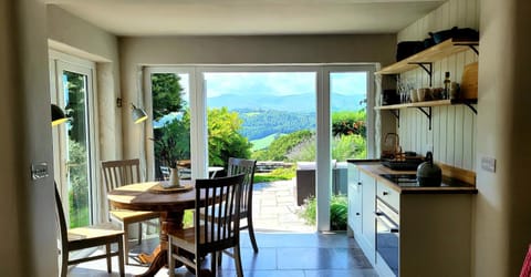 Dining area, Mountain view