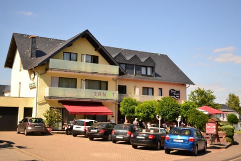 Facade/entrance, Facade/entrance, Summer, Balcony/Terrace