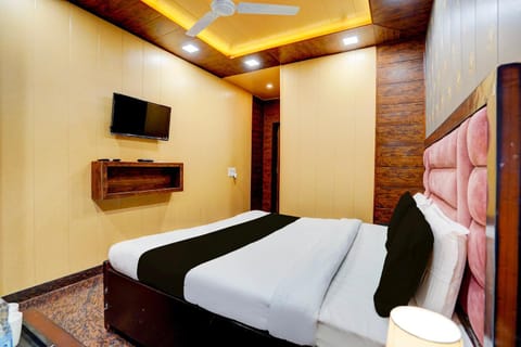 Capital O Pl Guest House Hotel in Noida