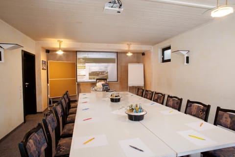 Meeting/conference room