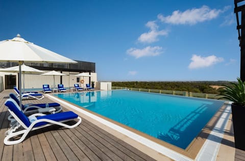 Pool view, Swimming pool, sunbed