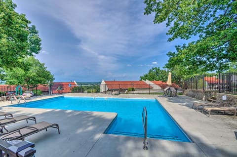 Modern Condo with Fire Pit 1 Mi to Lake Ozark! Apartment in Lake of the Ozarks