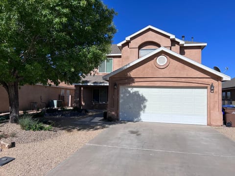 Spacious, comfortable & relaxing home 4 Maison in Las Cruces