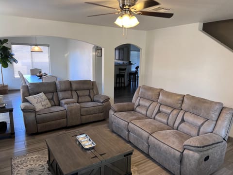 Spacious, comfortable & relaxing home 4 House in Las Cruces