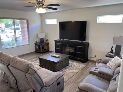 Spacious, comfortable & relaxing home 4 Haus in Las Cruces