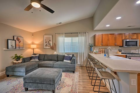 Family-Friendly Home, 6 Mi to Riverwalk Plaza Haus in Bakersfield