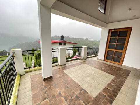 EKO STAY - Cliff Haven Villa Chalet in Uttarakhand