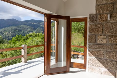 Balcony/Terrace, Garden view, Mountain view