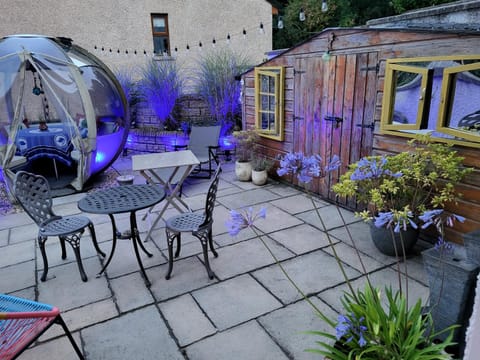 Patio, Dining area