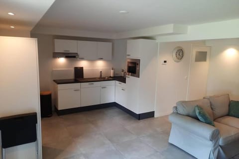 Have a nice stay! - Souterrain Edelweiss Apartment in Noordwijk