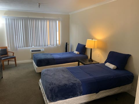 Charming Double Bed Hotel Style (A10) Hotel in Beverly Hills