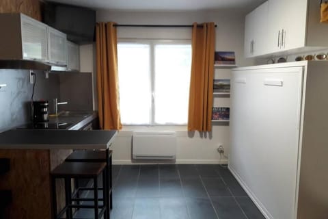 LE PRATIK, commerces et lac à pied Apartment in Sévrier