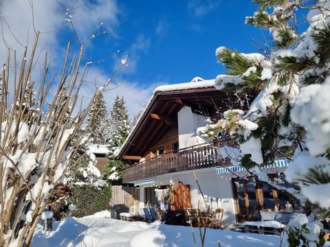 Property building, Winter, Balcony/Terrace