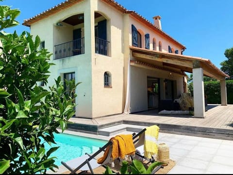 Le Petit Bali Spacieuse Villa pour 8 avec Piscine House in Saint-Cyprien