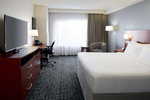 Fairfield Inn & Suites by Marriott Montreal Airport Hotel in Dorval