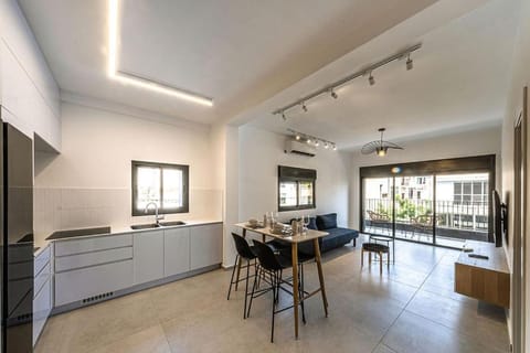 Dining area, Communal kitchen