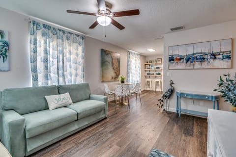 Cortez Gardens Cottage 11, Renovated, Close to Beach, 3-Bed, 2 Bath 10 people Apartment in Bradenton