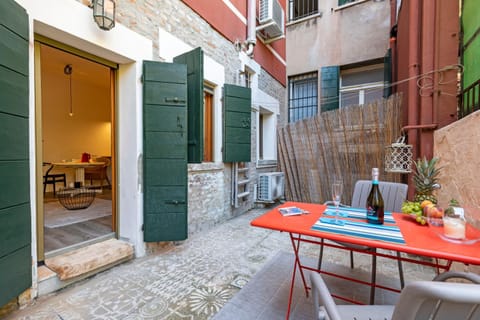 Inner courtyard view