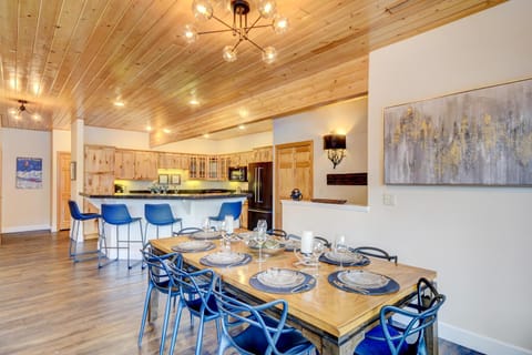 Dining area, kitchen