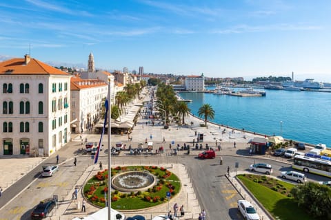 City view, Sea view
