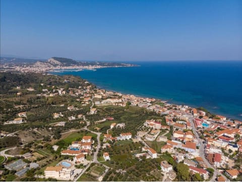 Zabella House with Pool House in Argassi