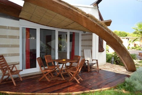 Garden, Dining area