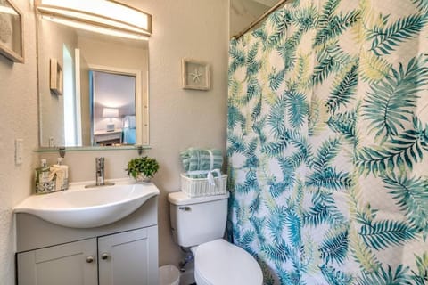 Cortez Gardens Cottage 15, Renovated and close to Beach, 3-Bed, 2-Bath 10 People Condo in Bradenton