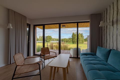 Natural landscape, Balcony/Terrace, Living room, Seating area, Lake view