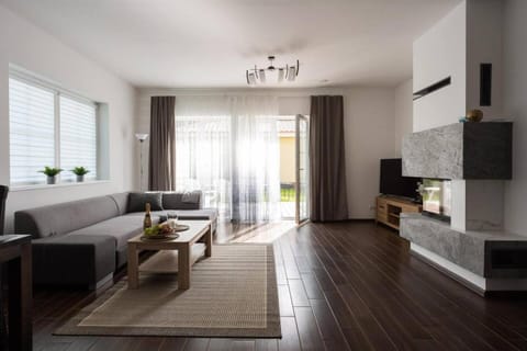 1 House Between Two Lakes House in Vilnius