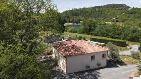 Location avec piscine Sud Ardèche House in Berrias-et-Casteljau