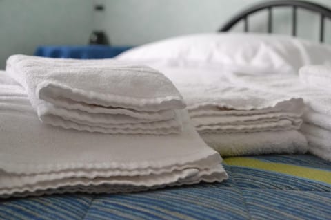 Bedroom, towels