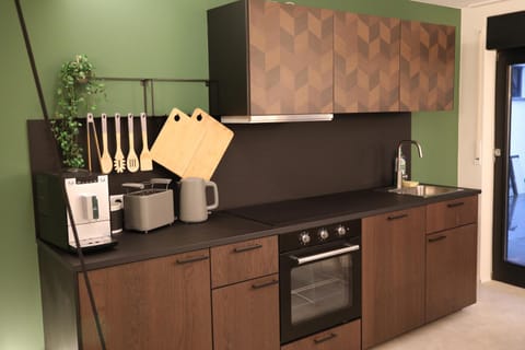 Coffee/tea facilities, Kitchen or kitchenette