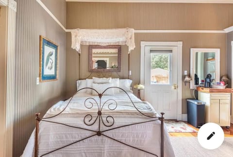 The Guest Room Bed and Breakfast in Abbeville