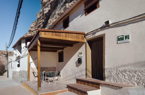 CASA CUEVA EL PORCHE DEL JUCAR House in Alcalá del Júcar