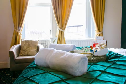 The Mayfield Apartment Hotel Bed and Breakfast in Sunderland