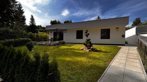 Property building, Day, Garden, Garden view