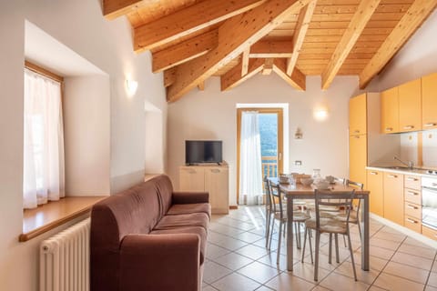 Appartamento alla Brisa Grauno Ospitar Apartment in Trentino-South Tyrol