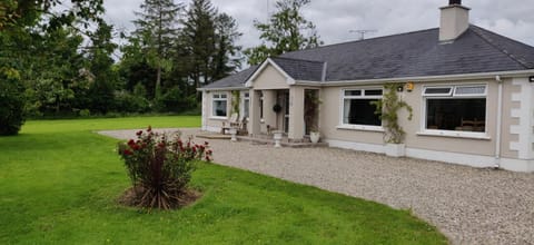 Rossgier bungalow House in County Donegal