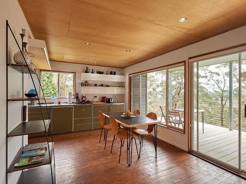 Tree Tops House in Mount Wilson