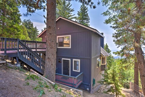 A-Frame Cali Cabin with Unobstructed Valley Views! Casa in Running Springs