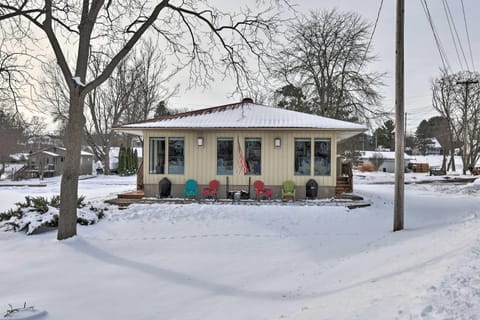 Pet-Friendly Retreat with Deck Steps to Marina! Condo in Wabasha