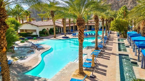 Luxurious Villa with Majestic Mountain View, 12 Pools, Spas, Ground Floor Villa in Indian Wells