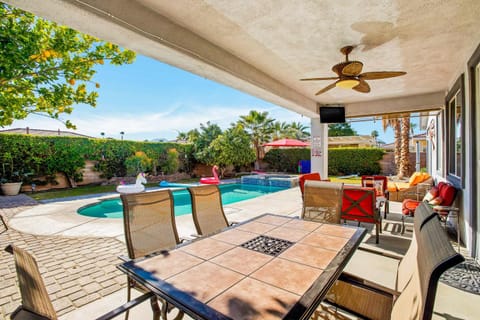 Sun-Soaked Getaway House in La Quinta