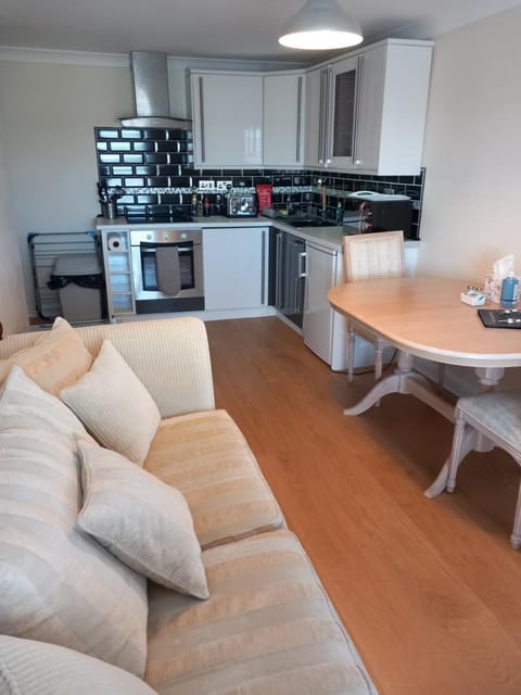 Living room, Dining area, kitchen